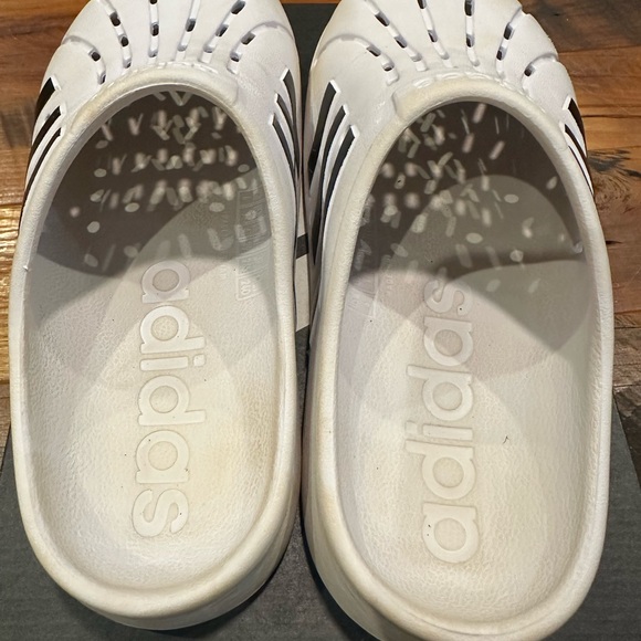 ADIDAS Adilette Clog Casual Unisex Slip-On White/Black Size: 7 Men 6 Women Used - Picture 2 of 6